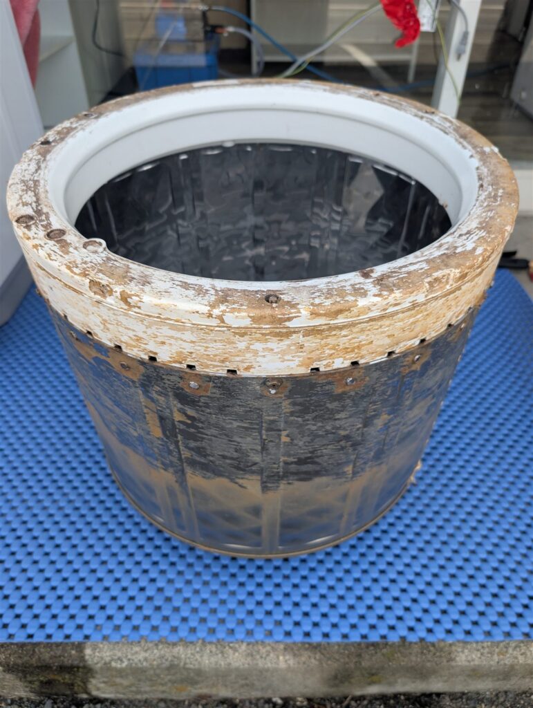 シャープ縦型洗濯機（9.0kg）の分解洗浄事例｜松本市 ビフォア